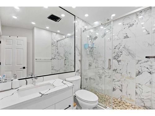 295 Saddlemead Road Ne, Calgary, AB - Indoor Photo Showing Bathroom