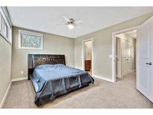 212-1905 27 Avenue Sw, Calgary, AB - Indoor Photo Showing Bedroom