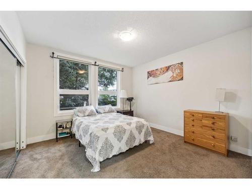 104-41 6A Street Ne, Calgary, AB - Indoor Photo Showing Bedroom