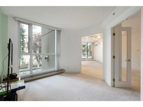 202-804 3 Avenue Sw, Calgary, AB - Indoor Photo Showing Bathroom