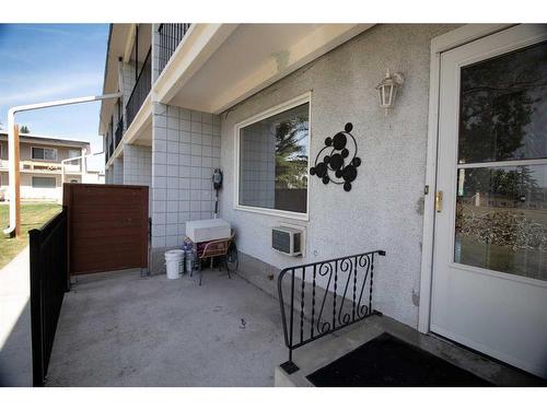 224-2211 19 Street Ne, Calgary, AB - Outdoor With Exterior