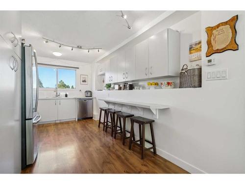 311 Fonda Way Se, Calgary, AB - Indoor Photo Showing Kitchen