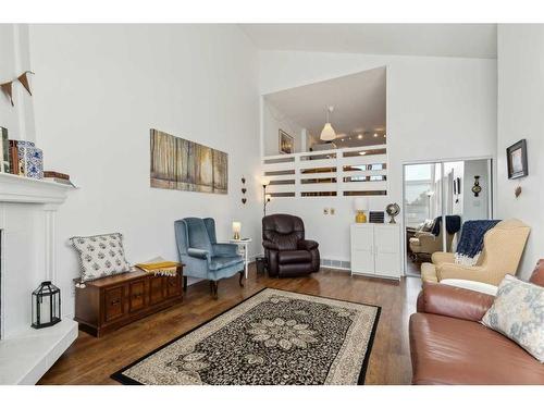 311 Fonda Way Se, Calgary, AB - Indoor Photo Showing Living Room