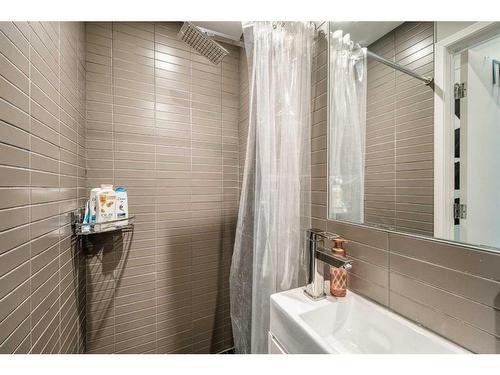 308-515 4 Avenue Ne, Calgary, AB - Indoor Photo Showing Bathroom