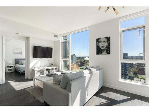 #1708-310 12 Avenue Sw, Calgary, AB - Indoor Photo Showing Living Room