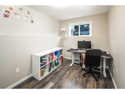 68 Woodglen Close Sw, Calgary, AB - Indoor Photo Showing Office