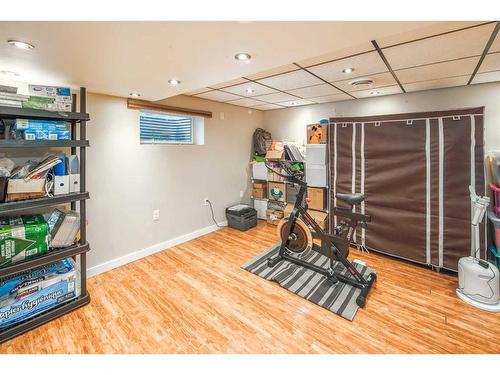 68 Woodglen Close Sw, Calgary, AB - Indoor