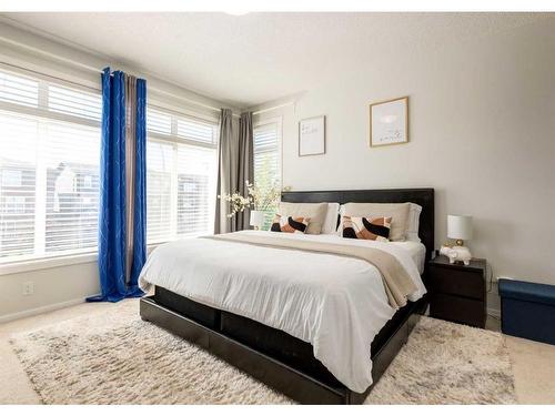 294 Walgrove Boulevard Se, Calgary, AB - Indoor Photo Showing Bedroom