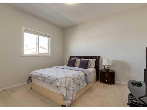 294 Walgrove Boulevard Se, Calgary, AB - Indoor Photo Showing Bedroom