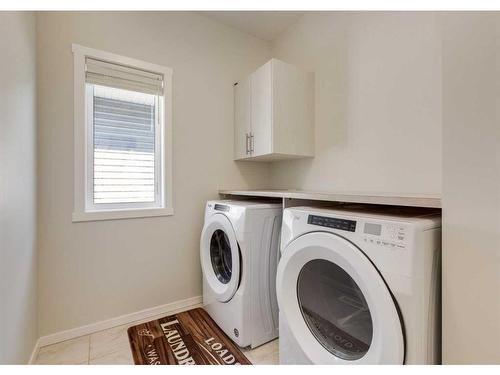 294 Walgrove Boulevard Se, Calgary, AB - Indoor Photo Showing Laundry Room