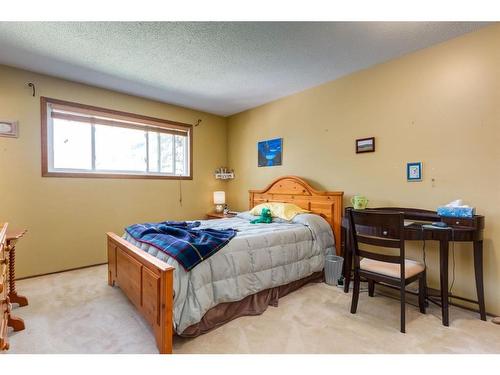 243 Silver Brook Way Nw, Calgary, AB - Indoor Photo Showing Bedroom