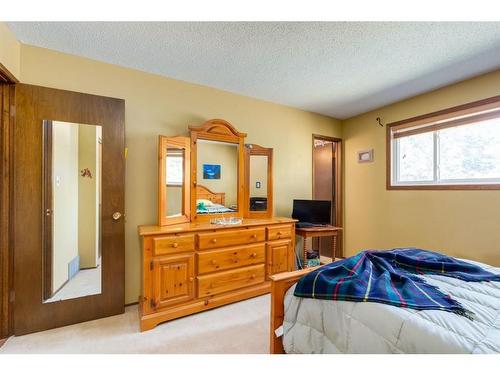 243 Silver Brook Way Nw, Calgary, AB - Indoor Photo Showing Bedroom