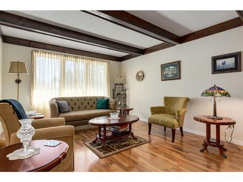 243 Silver Brook Way Nw, Calgary, AB - Indoor Photo Showing Living Room