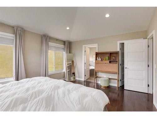 114 Sherwood Mount Nw, Calgary, AB - Indoor Photo Showing Bedroom