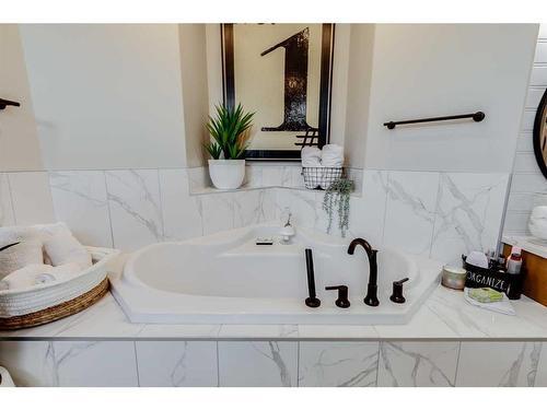 12 Liberty Place, Sylvan Lake, AB - Indoor Photo Showing Bathroom