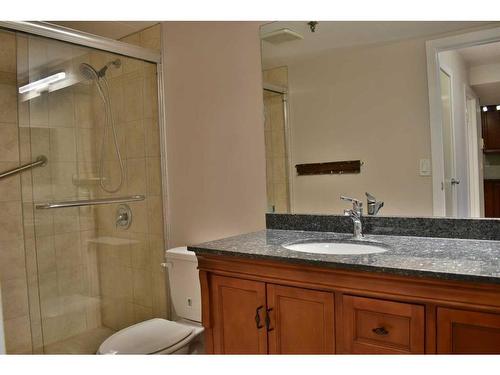 703-128 2 Avenue Se, Calgary, AB - Indoor Photo Showing Bathroom