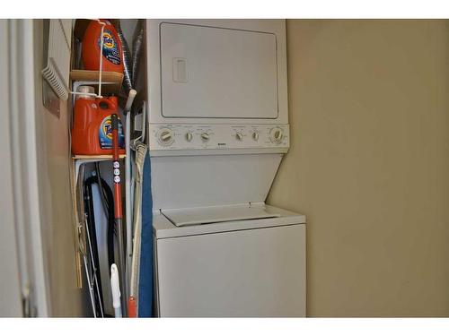 703-128 2 Avenue Se, Calgary, AB - Indoor Photo Showing Laundry Room