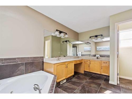 69 Evansbrooke Park Nw, Calgary, AB - Indoor Photo Showing Bathroom