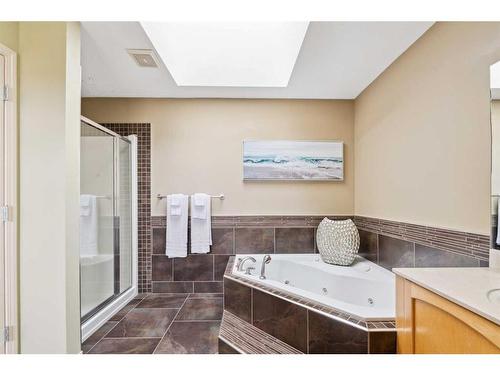 69 Evansbrooke Park Nw, Calgary, AB - Indoor Photo Showing Bathroom