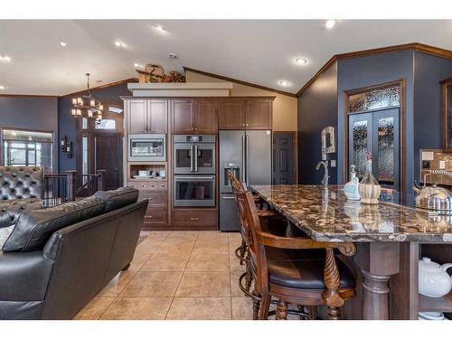 4623 62 Avenue, Taber, AB - Indoor Photo Showing Kitchen With Upgraded Kitchen