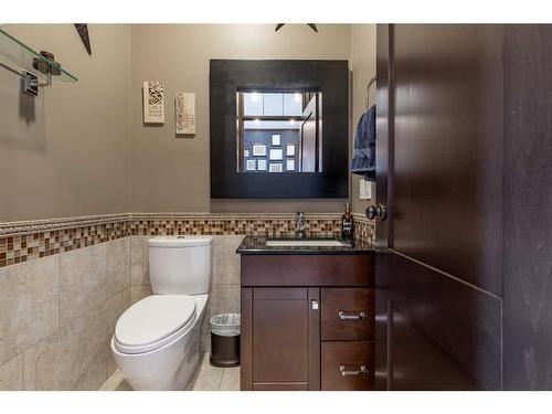 4623 62 Avenue, Taber, AB - Indoor Photo Showing Bathroom