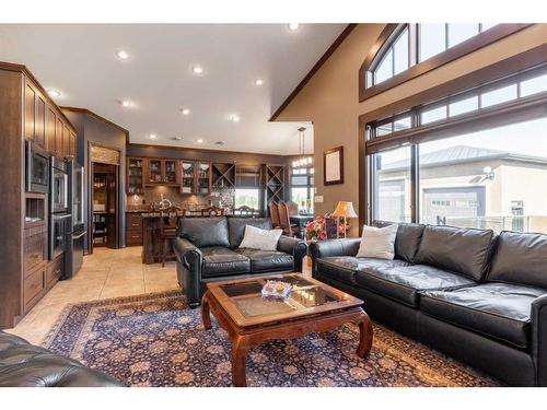 4623 62 Avenue, Taber, AB - Indoor Photo Showing Living Room