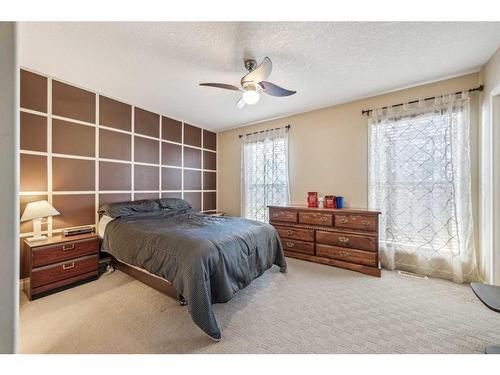 90 Cranberry Close Se, Calgary, AB - Indoor Photo Showing Bedroom