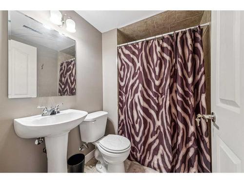 90 Cranberry Close Se, Calgary, AB - Indoor Photo Showing Bathroom