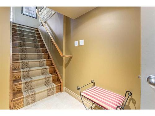 2211 45 Street Se, Calgary, AB - Indoor Photo Showing Other Room