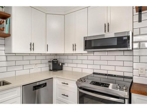 58 27 Avenue Sw, Calgary, AB - Indoor Photo Showing Kitchen With Stainless Steel Kitchen With Upgraded Kitchen