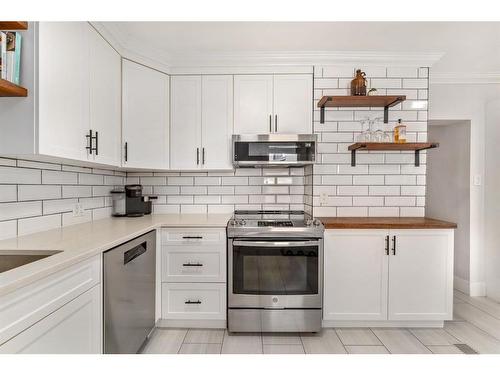 58 27 Avenue Sw, Calgary, AB - Indoor Photo Showing Kitchen