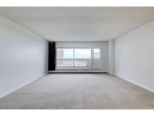 2206-221 6 Avenue Se, Calgary, AB - Indoor Photo Showing Other Room