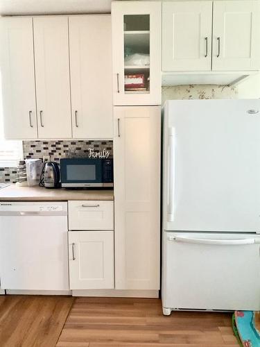 224 Whitefield Drive Ne, Calgary, AB - Indoor Photo Showing Kitchen