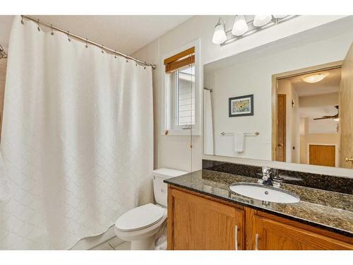 16270 Shawbrooke Drive Sw, Calgary, AB - Indoor Photo Showing Bathroom