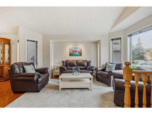 16270 Shawbrooke Drive Sw, Calgary, AB - Indoor Photo Showing Living Room