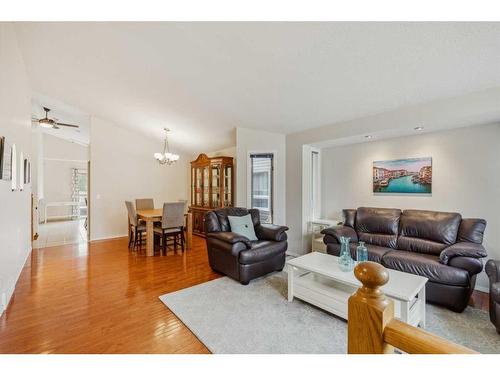 16270 Shawbrooke Drive Sw, Calgary, AB - Indoor Photo Showing Living Room