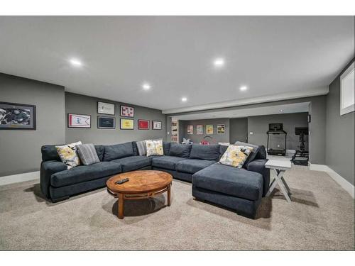 528 49 Avenue Sw, Calgary, AB - Indoor Photo Showing Basement