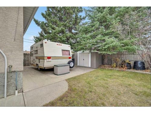 4228 Voyageur Drive Nw, Calgary, AB - Outdoor