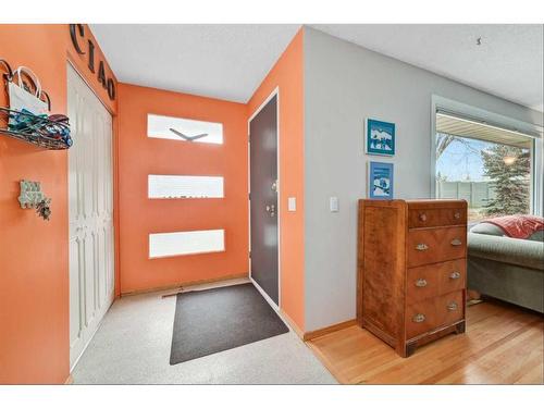 4228 Voyageur Drive Nw, Calgary, AB - Indoor Photo Showing Other Room