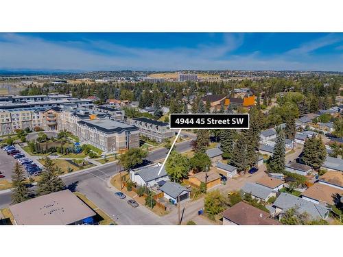 4944 45 Street Sw, Calgary, AB - Outdoor With View