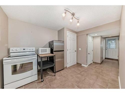 243 78 Avenue Ne, Calgary, AB - Indoor