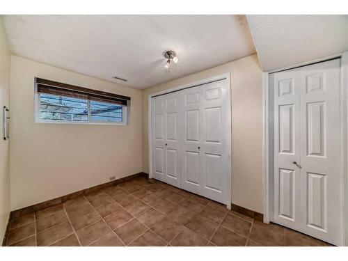 243 78 Avenue Ne, Calgary, AB - Indoor Photo Showing Other Room