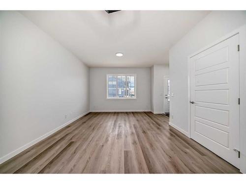 334 Ambleton Street Nw, Calgary, AB - Indoor Photo Showing Other Room