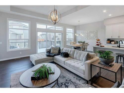 2205 Bayside Road Sw, Airdrie, AB - Indoor Photo Showing Living Room