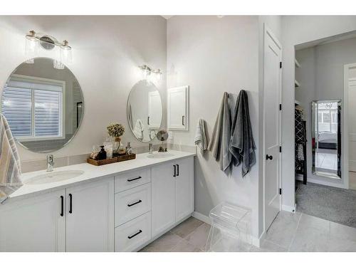 2205 Bayside Road Sw, Airdrie, AB - Indoor Photo Showing Bathroom