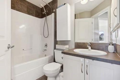 42 Nolanfield Heights Nw, Calgary, AB - Indoor Photo Showing Bathroom