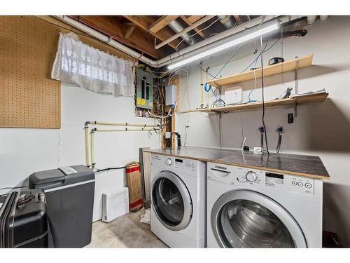 104 Bedford Circle Ne, Calgary, AB - Indoor Photo Showing Laundry Room