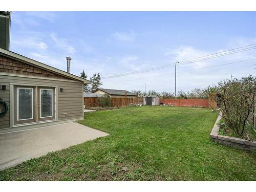 104 Bedford Circle Ne, Calgary, AB - Outdoor