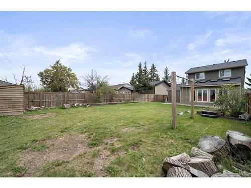 104 Bedford Circle Ne, Calgary, AB - Outdoor With Backyard