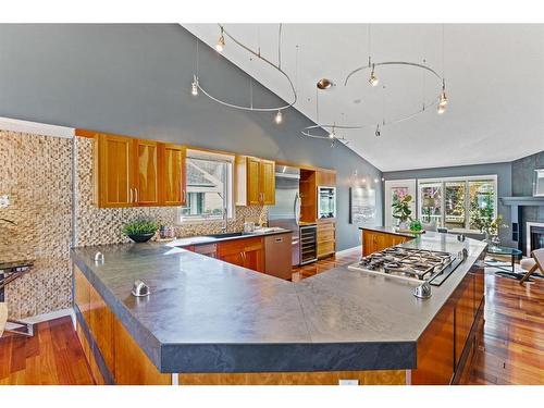 13 Rivercrest Villas Se, Calgary, AB - Indoor Photo Showing Kitchen